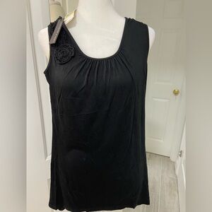 NWT Cable & Gauge Black Floral Accent Tank Top Longer on Sides Design